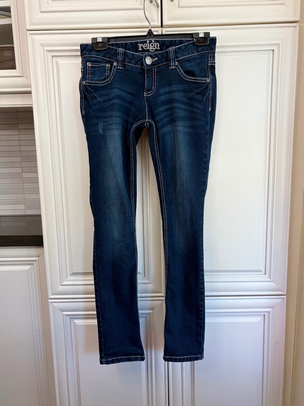 Reign low waisted juniors skinny jeans